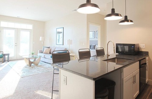 Toledo Apartamento | Landing at Marina Lofts - 2 Bedrooms in East Toledo