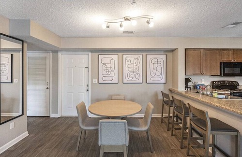 Hermitage Apartamento | Landing at The Arbours of Hermitage - 2 Bedrooms in Downtown Hermitage