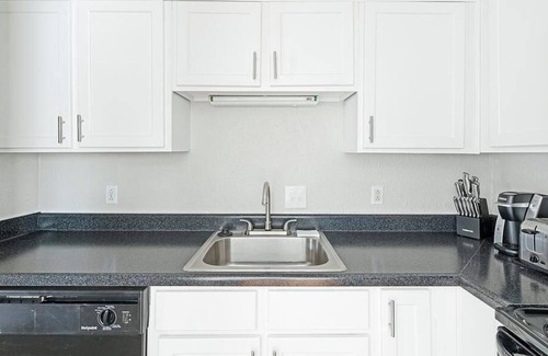 Hermitage Apartamento | Landing at The Arbours of Hermitage - 2 Bedrooms in Downtown Hermitage