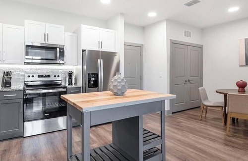 Sanford Apartamento | Landing at The Henry Luxury Apartments - 2 Bedrooms in Sanford