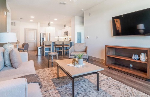 Sanford Apartamento | Landing at The Henry Luxury Apartments - 2 Bedr...