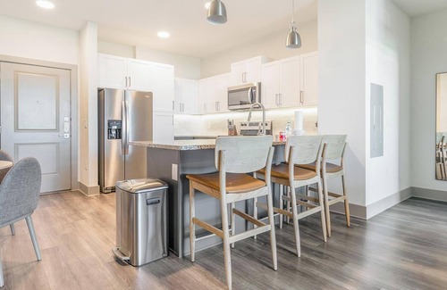 Sanford Apartamento | Landing at The Henry Luxury Apartments - 2 Bedr...
