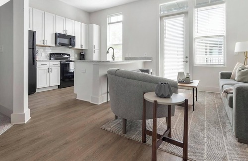 Charlotte Apartamento | Landing at The Henry - Studio in Northwest Char...