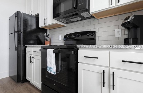 Charlotte Apartamento | Landing at The Henry - Studio in Northwest Char...