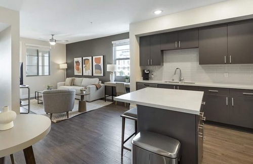 Mira Loma Apartamento | Landing at Vernola Marketplace - 1 Bedroom in Mira Loma