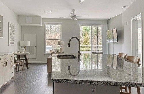 Decatur Apartamento | Landing | Beautiful 1BD, Game Room, Clubhouse