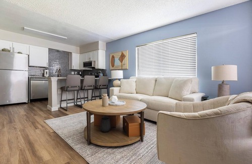 Maryvale Apartamento | Landing | Beautiful 1BD in Maryvale Village