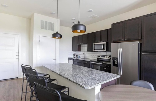 Fort Worth Apartamento | Landing | Stylish 2BD, Yoga Studio, Gym