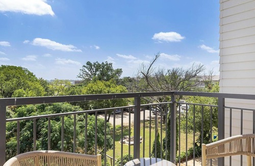 Fort Worth Apartamento | Landing | Stylish 2BD, Yoga Studio, Gym
