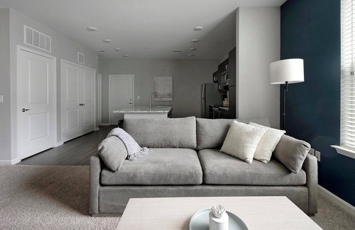Chesterfield Apartamento | Landing | Modern 1BD, Pool, Clubhouse