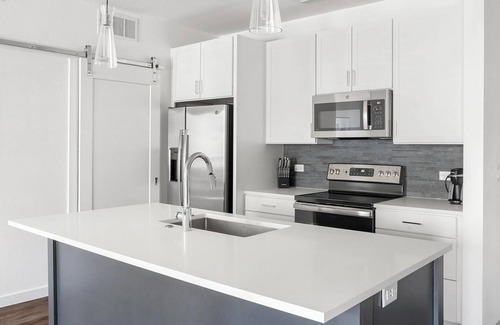 Austin Apartamento | Landing | Chic 1BD, Clubhouse, Pool