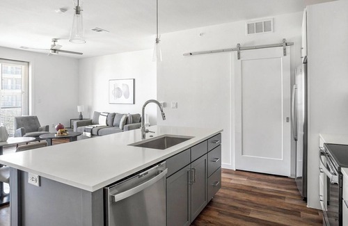 Austin Apartamento | Landing | Chic 1BD, Clubhouse, Pool