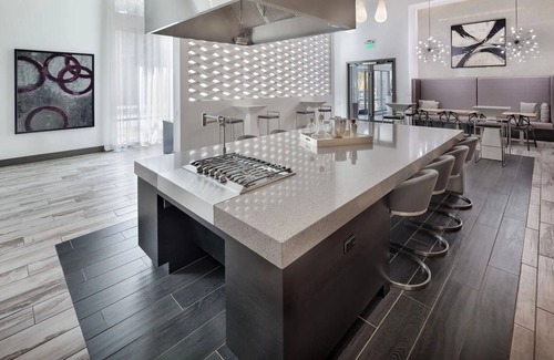 Central Business District Apartamento | Landing | Spectacular 1BD, Gym, Rooftop Lounge