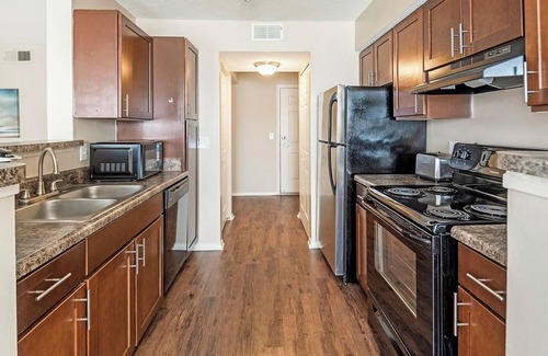 Germantown Apartamento | Landing | Incredible 1BD, Pool, Gym