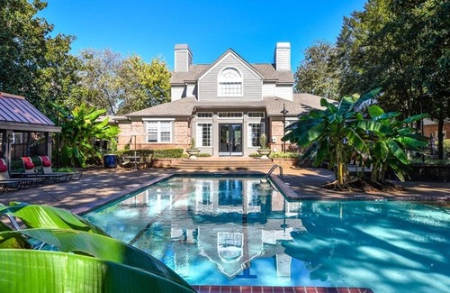 Germantown Apartamento | Landing | Incredible 1BD, Pool, Gym