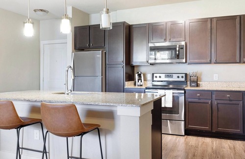 Gruene Apartamento | Landing at Lakeview Villas - 1 Bedroom in New B...