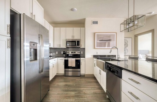 Conroe Apartamento | Landing at Enclave at Woodland Lakes - 2 Bedroo...