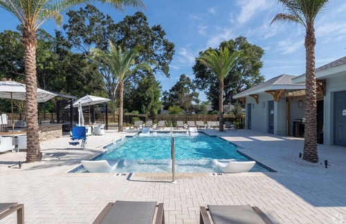 Bellview Apartamento | Landing | Chic 2BD, Gym, Pool