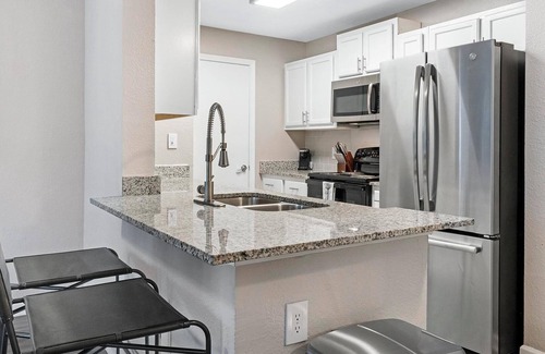 Bellview Apartamento | Landing | Chic 2BD, Gym, Pool