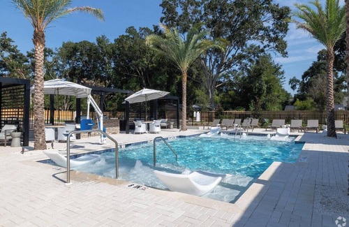 Bellview Apartamento | Landing | Chic 2BD, Gym, Pool