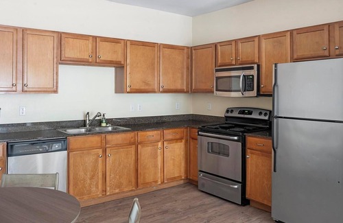 Sweetbriar Apartamento | Landing | Incredible 2BD, Gym, Courtyard