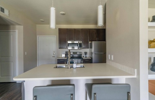 Katy Apartamento | Landing | Incredible 1BD, Clubhouse, Pool