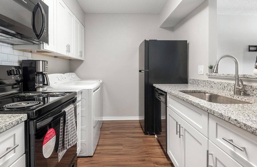 Cordova Apartamento | Landing | Stunning 2BD, Game Room, Gym