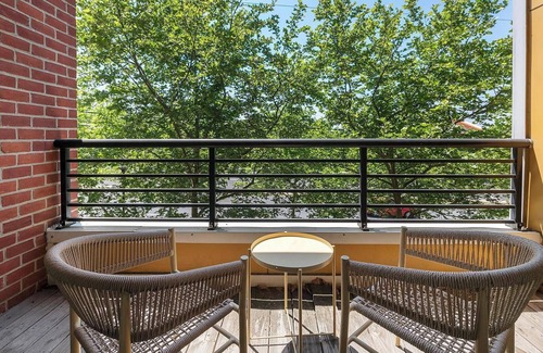 Chillum Apartamento | Landing | Modern 1BD, Courtyard, Clubhouse
