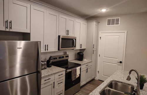Newberry Apartamento | Landing | Stunning 2BD, Pool, Gym