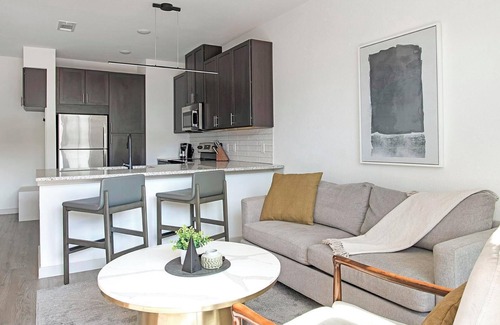 Dallas Apartamento | Landing | Chic 1BD, Pool, Clubhouse