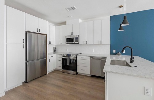 Civic Center Apartamento | Landing | Spectacular 1BD, Gym, Rooftop Lounge