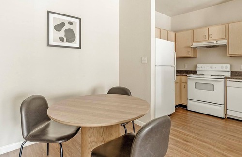Southbelt/Ellington Apartamento | Landing | Spectacular 1BD, Clubhouse, Pool