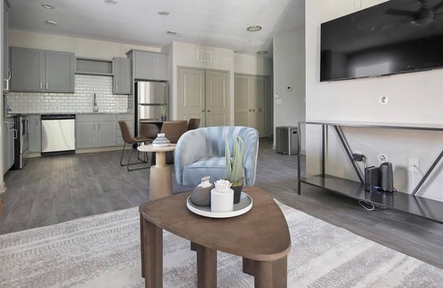 Paw Creek Apartamento | Landing | Spectacular 2BD, Gym, Clubhouse