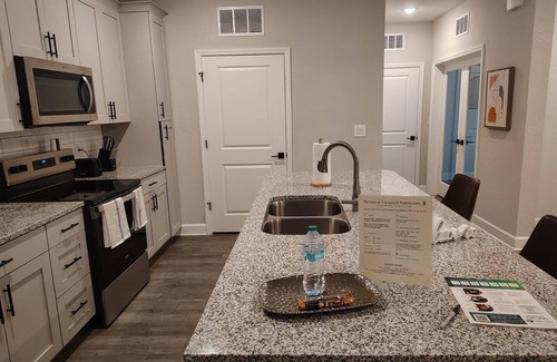 Newberry Apartamento | Landing | Spectacular 2BD, Gym, Pool