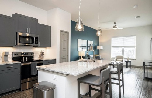 Indian Trail Apartamento | Landing | Spectacular 2BD, Gym