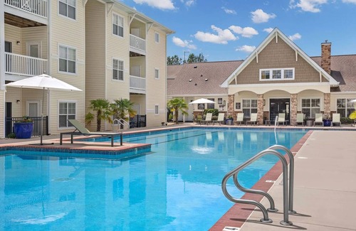 Indian Trail Apartamento | Landing | Spectacular 2BD, Gym