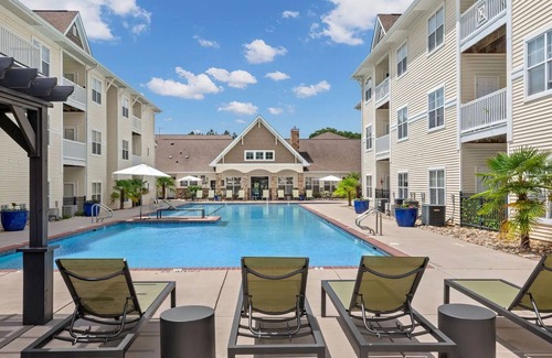 Indian Trail Apartamento | Landing | Spectacular 2BD, Gym