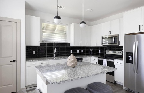 Fort Worth Apartamento | Landing | Spectacular 2BD, Gym, Clubhouse