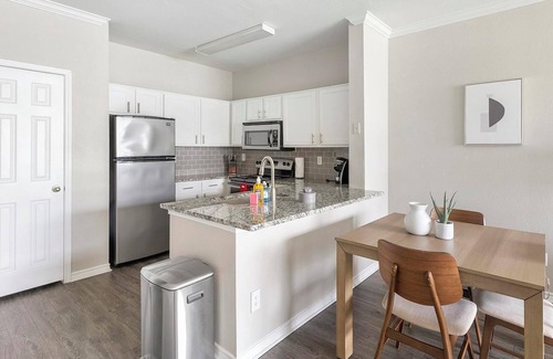 Fossil Creek Apartamento | Landing | Incredible 1BD, Pool, Game Room