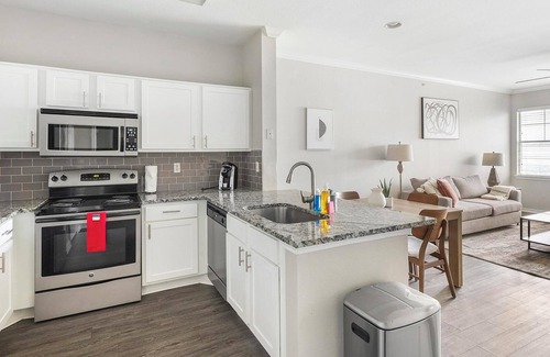 Fossil Creek Apartamento | Landing | Incredible 1BD, Pool, Game Room