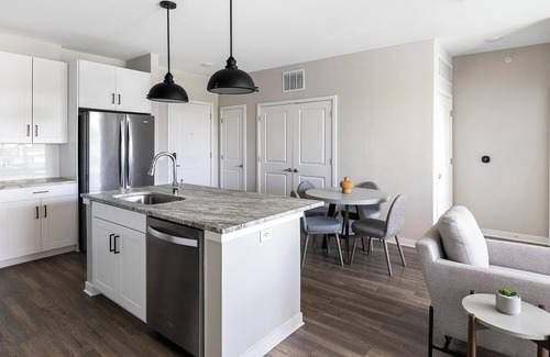 Huntsville Apartamento | Landing at Laurel at Dry Creek - 2 Bedrooms in ...