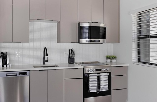 North Mountain Apartamento | Landing | Stunning 1BD, Game Room, Clubhouse