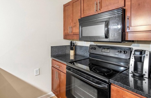 Petersburg Apartamento | Landing | Amazing 1BD, Pool, Gym