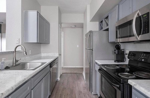 Briarforest Apartamento | Landing | Stunning 2BD, Pool, Gym