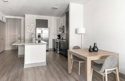 McKinney Apartamento | Landing | Incredible 1BD, Pool, Gym