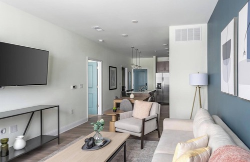 Wilmington Apartamento | Landing | Stylish 1BD, Pool, Gym