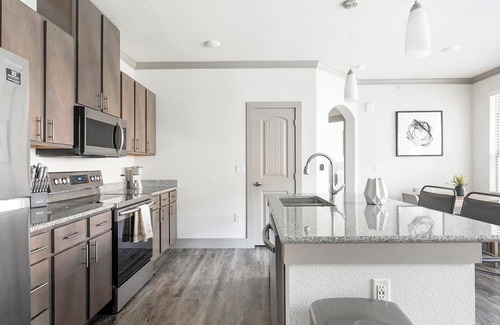 Manor Apartamento | Landing | Incredible 1BD, Gym, Clubhouse