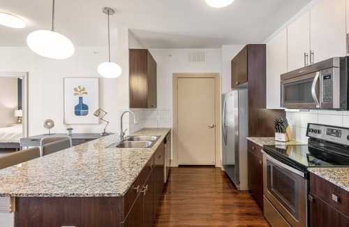 Lockhart Apartamento | Landing | Stylish 2BD, Gym, Clubhouse