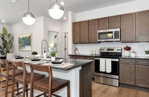 Madison Apartamento | Landing | Stylish 2BD, Pool, Clubhouse