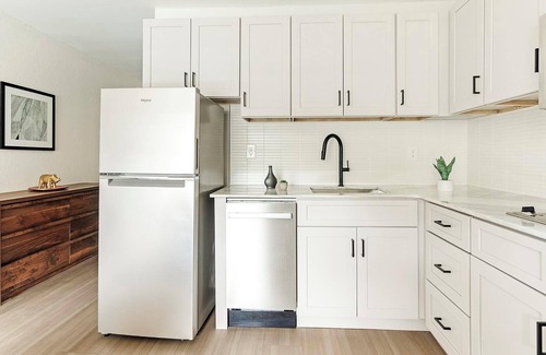 Northeast Raleigh Apartamento | Landing | Spectacular Studio, Gym, Pool